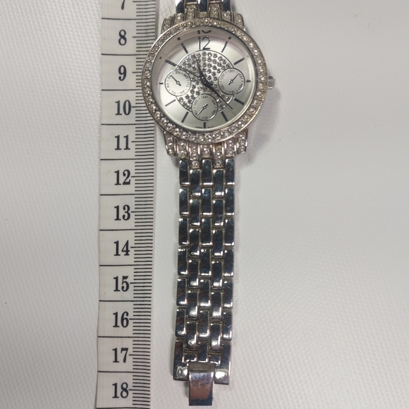 Silver tone and rhinestone bracelet analog wrist watch - Picture 5 of 5